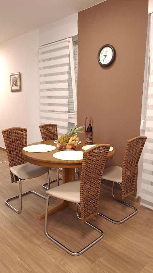 Greenline Pula Apartment Exterior photo