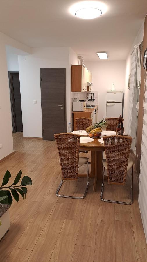 Greenline Pula Apartment Exterior photo